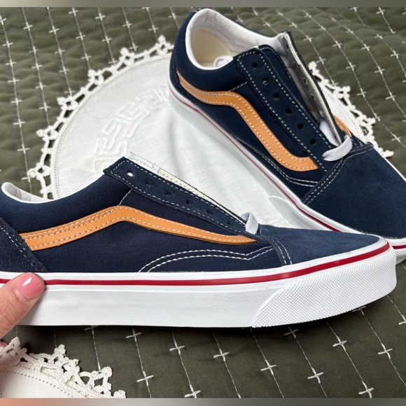 Vans Old Skool Navy Blue and Gold Size 6.5 Women NWT - Picture 2 of 6